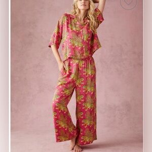Printfresh Eco Satin Wildest Dreams Set in Bagheera Hot Pink Size Medium